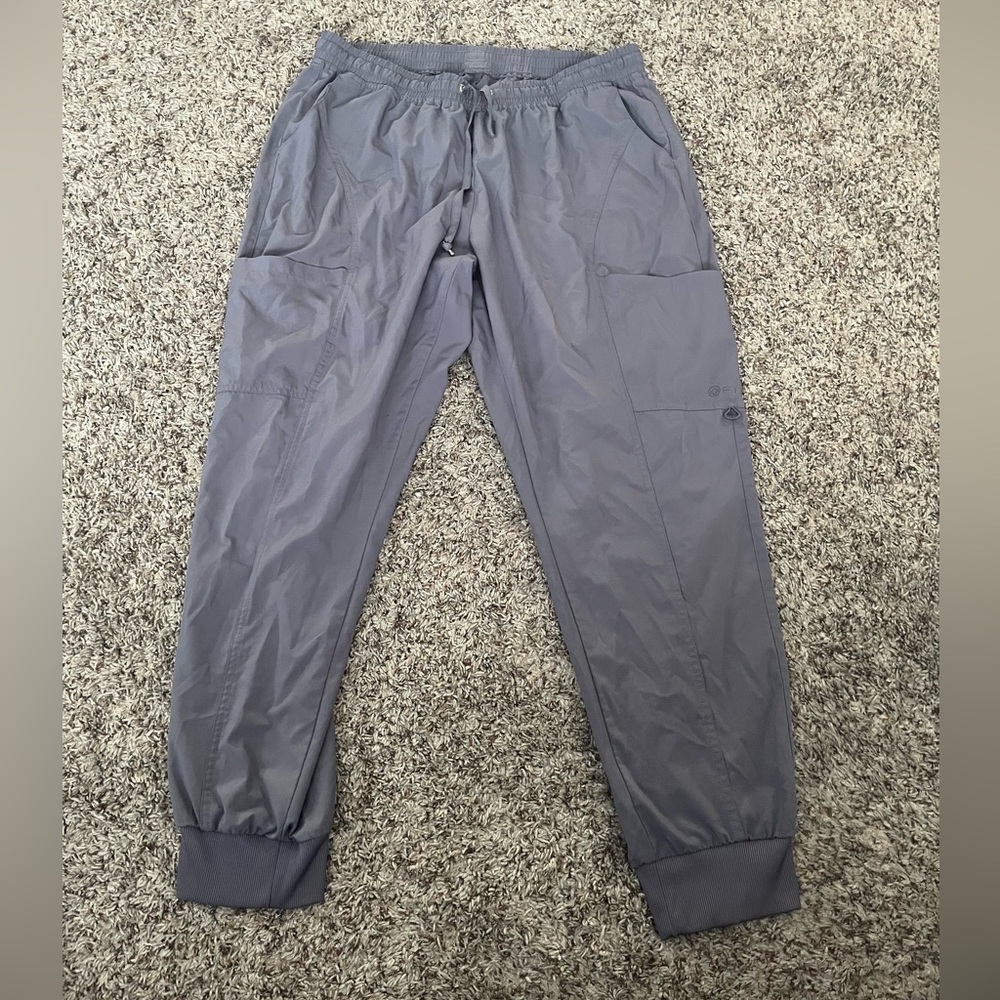 Women’s scrubs
